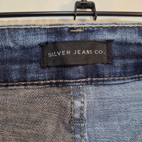 Silver Jeans Suki Size 18 Mid Rise Straight Leg Slightly Distressed - Picture 3 of 13